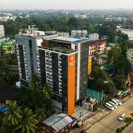 Hlaine Tet Hotel Yangon Exterior photo