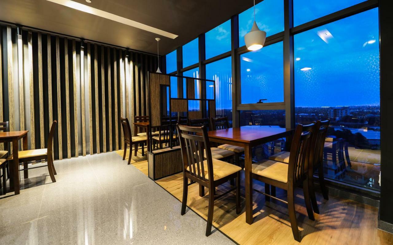 Hlaine Tet Hotel Yangon Exterior photo