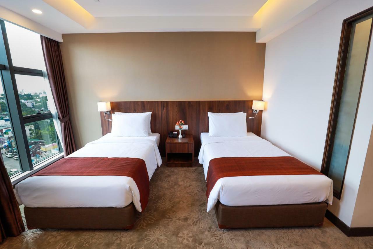 Hlaine Tet Hotel Yangon Exterior photo