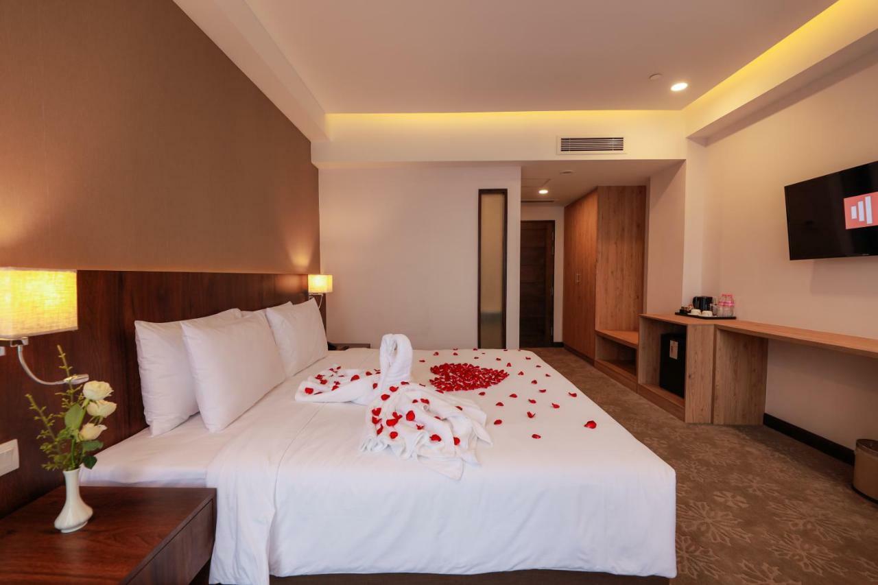 Hlaine Tet Hotel Yangon Exterior photo