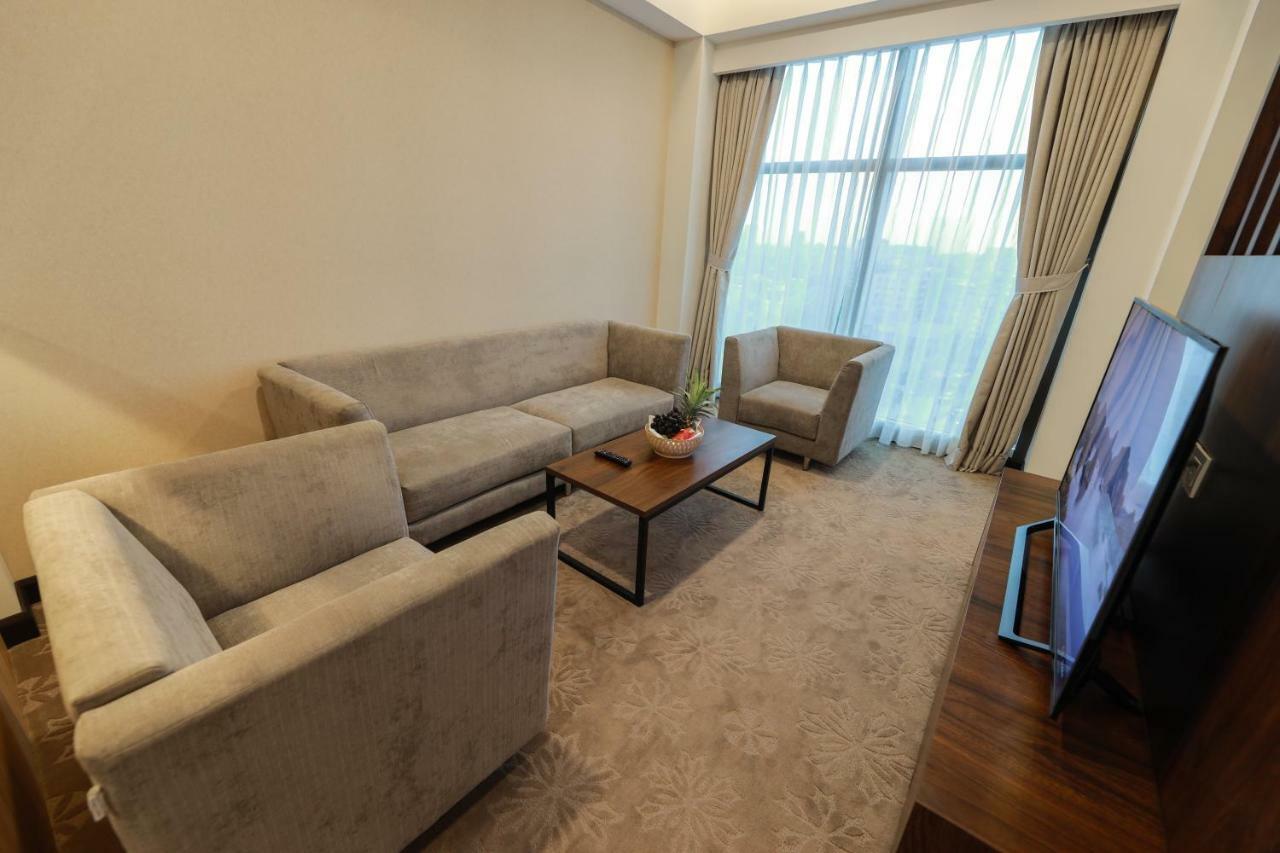 Hlaine Tet Hotel Yangon Exterior photo