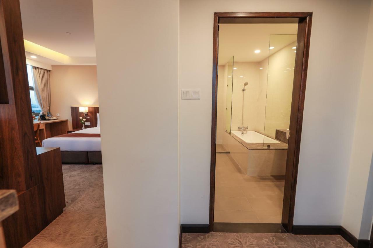 Hlaine Tet Hotel Yangon Exterior photo