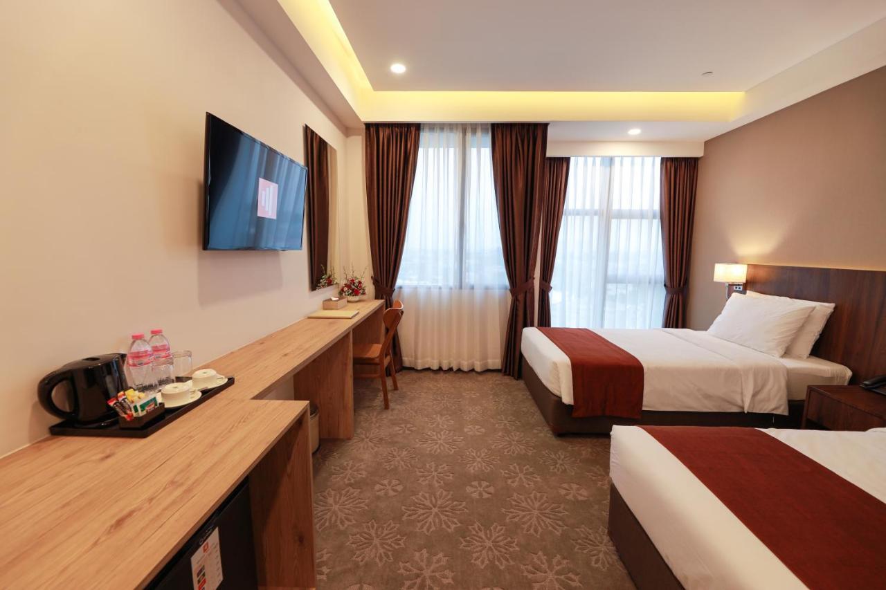 Hlaine Tet Hotel Yangon Exterior photo