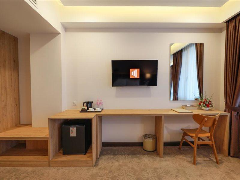 Hlaine Tet Hotel Yangon Exterior photo